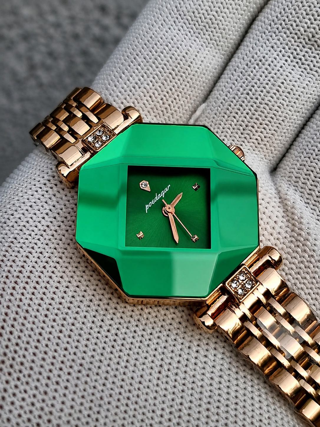 Poedagar Emerald Facet Watch